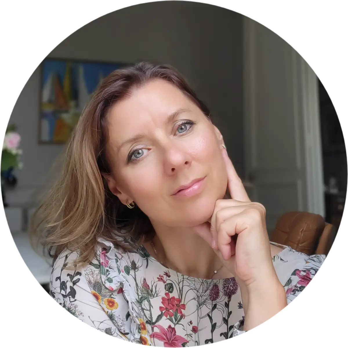 Portrait Olga Victoria Architecte d'intérieur à Paris, Vincennes et sur la Côte basque.